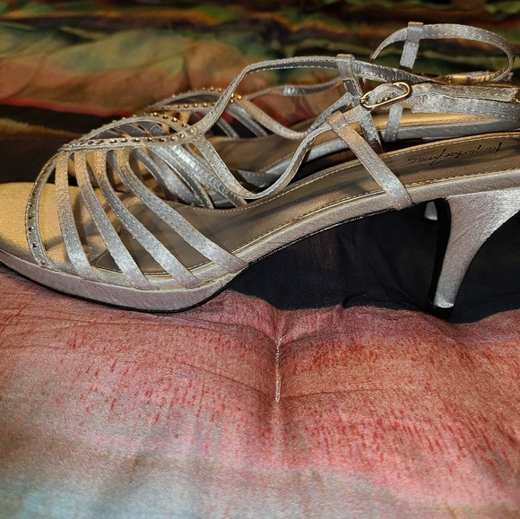 Jacqueline Ferrar Silver Evening Shoes 10M - Picture 7 of 7